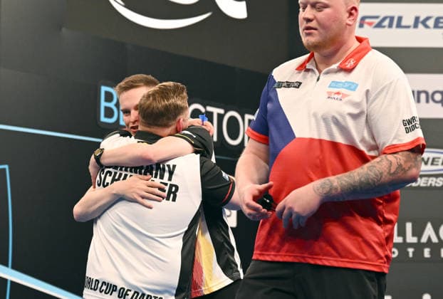 13 06 2026, xhbx, Dart World Cup of Darts 2026, v l Martin Schindler Germany , Ricardo Pietreczko Germany cheers after the end of the match DFL DFB REGULATIONS PROHIBIT ANY USE OF PHOTOGRAPHS as IMAGE SEQUENCES and or QUASI VIDEO Frankfurt