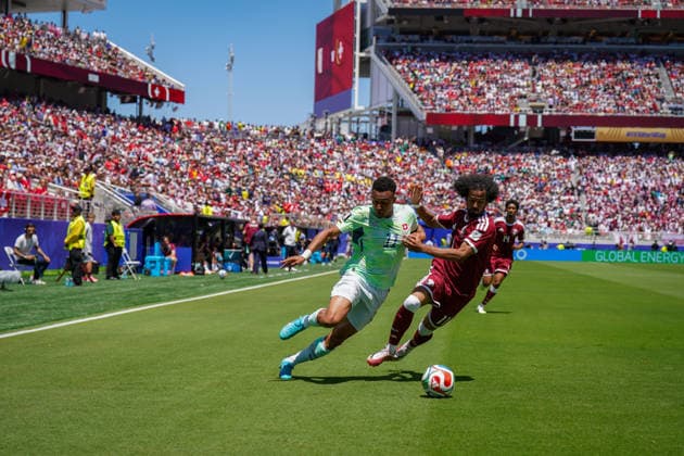 USA Soccer FIFA World Cup 2026 Group B Switzerland vs Qatar Levi™s Stadium Santa Clara, California Dan Ndoye Switzerland, 11 Akram Afif Qatar, 11 in duel Copyright: xJOERANxSTEINSIEKx