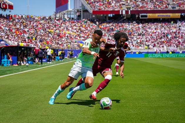 USA Soccer FIFA World Cup 2026 Group B Switzerland vs Qatar Levi™s Stadium Santa Clara, California Dan Ndoye Switzerland, 11 Akram Afif Qatar, 11 in duel Copyright: xJOERANxSTEINSIEKx