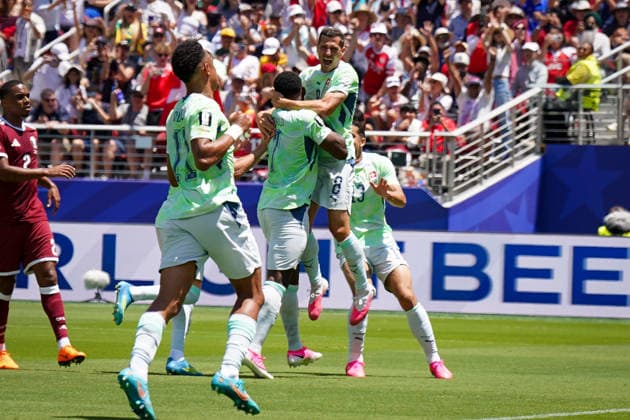 USA Soccer FIFA World Cup 2026 Group B Switzerland vs Qatar Levi™s Stadium Santa Clara, California after foul play by Mahmoud Abunada Qatar, 1 converts Breel Embolo Switzerland, 7 the penalty, penalty to 1 0 Joy, emotions, jubilation, goal and goal celebration with Remo Freuler Switzerland, 8 Ricardo Rodriguez Ricardo Rodriguez Switzerland, 13 Dan Ndoye Switzerland, 11 Copyright: xJOERANxSTEINSIEKx