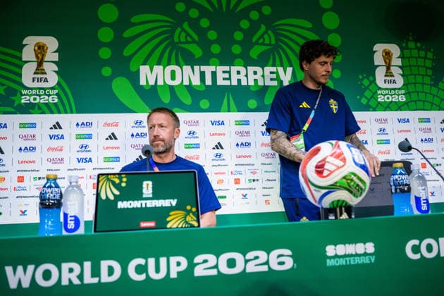 260613 Head coach Graham Potter and Victor Nilsson Lindelöf of the Swedish national football team at a press conference during day 3 of the FIFA World Cup 2026 on June 13, 2026 in Monterrey Photo Joel Marklund BILDBYRAN kod JM PA1231 fotboll football soccer fotball vm fotbolls vm fotballs vm fotbolls vm 2026 fifa world cup 2026 presskonferens press conference sverige sweden sverige a day 3 bbeng  Copyright: JOELxMARKLUND BB260613JM019