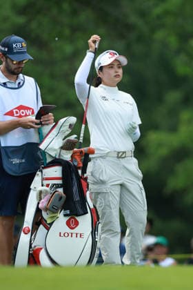 Dow Championship MIDLAND, MICHIGAN - JUNE 13: Hye-Jin Choi of Republic of Korea plays her fairway shot on the 9th hole during the third round of the Dow Championship at Midland Country Club in Midland, Michigan, USA on Saturday, June 13, 2026. Midland Michigan United States  Copyright: xJorgexLemusx originalFilename:lemus-dowchamp260613_npdXm.jpg