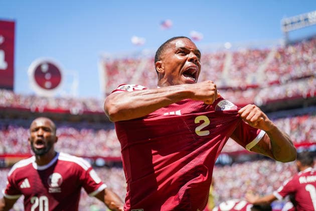 USA Soccer FIFA World Cup 2026 Group B Switzerland vs Qatar Levi™s Stadium Santa Clara, California Goal and goal celebration for the 1 1 equalizer shortly before the end of the match by Boualem Khoukhi Qatar, 16 Joy, emotions, cheers Pedro Miguel Qatar, 2 Facial expression, facial expression, emotion Copyright: xJOERANxSTEINSIEKx