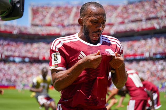 USA Soccer FIFA World Cup 2026 Group B Switzerland vs Qatar Levi™s Stadium Santa Clara, California Goal and goal celebration for the 1-1 equalizer shortly before the end of the match by Boualem Khoukhi Qatar, 16 Joy, emotions, jubilation Ahmed Fathy Qatar, 20 Facial expression, facial expression, emotion Copyright: xJOERANxSTEINSIEKx