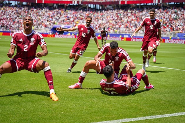 USA Soccer FIFA World Cup 2026 Group B Switzerland vs Qatar Levi™s Stadium Santa Clara, California Goal and goal celebration for the 1 1 equalizer shortly before the end of the game by Boualem Khoukhi Qatar, 16 Joy, emotions, cheers Pedro Miguel Qatar, 2 Hassan Alhaydos Qatar, 10 Karim Boudiaf Qatar, 12 Mohamed Manai Qatar, 26 Mimic, facial expression, emotionGesture, gesture Copyright: xJOERANxSTEINSIEKx