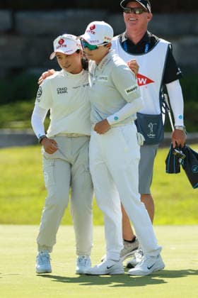 Dow Championship MIDLAND, MICHIGAN - JUNE 13: Hye-Jin Choi (L) and Hyo Joo Kim (R) of the Republic of Korea celebrate after completing the third round of the Dow Championship at Midland Country Club in Midland, Michigan, USA on Saturday, June 13, 2026. Midland Michigan United States  Copyright: xJorgexLemusx originalFilename:lemus-dowchamp260613_npgLW.jpg