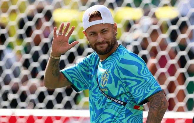 Brazil v Morocco: Group C - FIFA World Cup, WM, Weltmeisterschaft, Fussball 2026 Neymar of Brazil waves at fans before the FIFA World Cup 2026 Group C match between Brazil and Morocco at New York New Jersey Stadium on June 13, 2026 in East Rutherford, United States. WARNING! This Photograph May Only Be Used For Newspaper And Or Magazine Editorial Purposes. May Not Be Used For Publications Involving 1 player, 1 Club Or 1 Competition Without Written Authorisation From Football DataCo Ltd. For Any Queries, Please Contact Football DataCo Ltd on +44 (0) 207 864 9121 East Rutherford New York New Jersey Stadium NJ United States Copyright: xAllstarxPicturexLibraryxLtdx