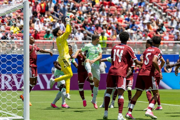SANTA CLARA, CA - JUNE 13: Mahmud Abunada 1 of Qatar clears the ball during the second half of the FIFA World Cup, WM, Weltmeisterschaft, Fussball 2026 Group B match between Qatar and Switzerland on June 13, 2026 at the San Francisco Bay Area Stadium in Santa Clara, CA. (Photo by Bob Kupbens Icon Sportswire) SOCCER: JUN 13 FIFA World Cup 26 Group B - Qatar vs Switzerland EDITORIAL USE ONLY Icon260613019
