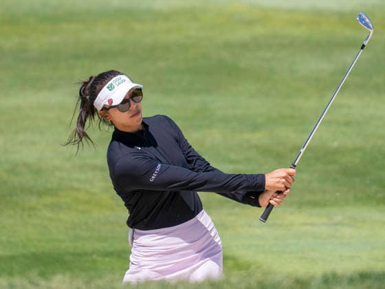 MIDLAND, MI - JUNE 13: Alison Lee hits the ball out of a sand trap during round three of the LPGA, Golf Damen Dow Championship on June 13, 2026, at Midland Country Club in Midland, Michigan. (Photo by Joseph Weiser Icon Sportswire) GOLF: JUN 13 LPGA Dow Championship EDITORIAL USE ONLY Icon2606130393