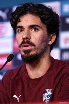 FIFA World Cup, WM, Weltmeisterschaft, Fussball 2026 - Portugal press conference, PK, Pressekonferenz Portugal s national soccer team player Vitinha speaks during a press conference at the training site at Garden District Park for the FIFA World Cup 2026 in Palm Beach, Florida, USA, 13 June 2026. Palm Beach Florida Estados Unidos  Copyright: xMIGUELxA.xLOPESx