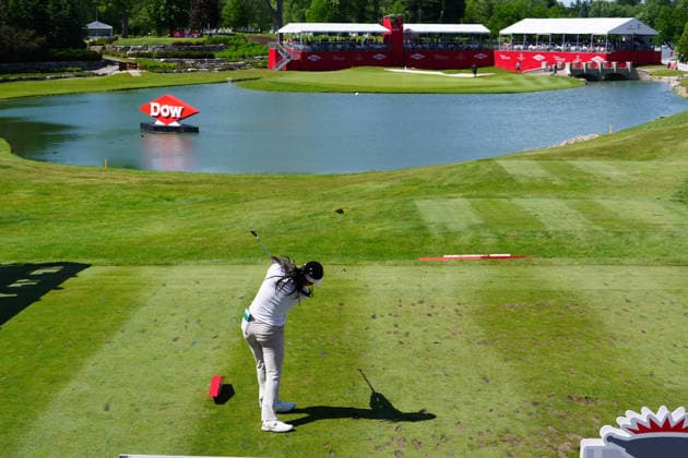 MIDLAND, MI - JUNE 13: LPGA, Golf Damen golfer Ina Yoon plays her tee shot on the 18th hole on June 13, 2026, during the third round of the LPGA Dow Championship at Midland Country Club in Midland, Michigan. (Photo by Brian Spurlock Icon Sportswire) GOLF: JUN 13 LPGA Dow Championship EDITORIAL USE ONLY Icon26061326