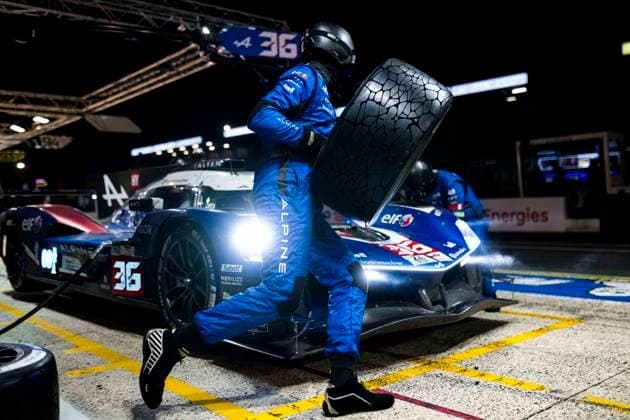 24 HEURES DU MANS 2026 - RACE - SUNDAY 36 MAKOWIECKI FrÃ dÃ ric (fra), GOUNON Jules (fra), MARTINS Victor (fra), Alpine Endurance Team, Alpine A424 36, Hypercar, pitstop, arrÃªt aux stands during the 24 Hours of Le Mans 2026, 3rd round of the 2026 FIA World Endurance Championship, on June 14, 2026 on the Circuit des 24 Heures du Mans in Le Mans, France - Le MansFrance  Copyright: xFabrizioxBoldonix