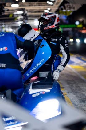 24 HEURES DU MANS 2026 - RACE - SUNDAY MAKOWIECKI FrÃ dÃ ric (fra), Alpine Endurance Team, Alpine A424 36, Hypercar, portrait, pitstop, arrÃªt aux stands during the 24 Hours of Le Mans 2026, 3rd round of the 2026 FIA World Endurance Championship, on June 14, 2026 on the Circuit des 24 Heures du Mans in Le Mans, France - Le MansFrance  Copyright: xFabrizioxBoldonix