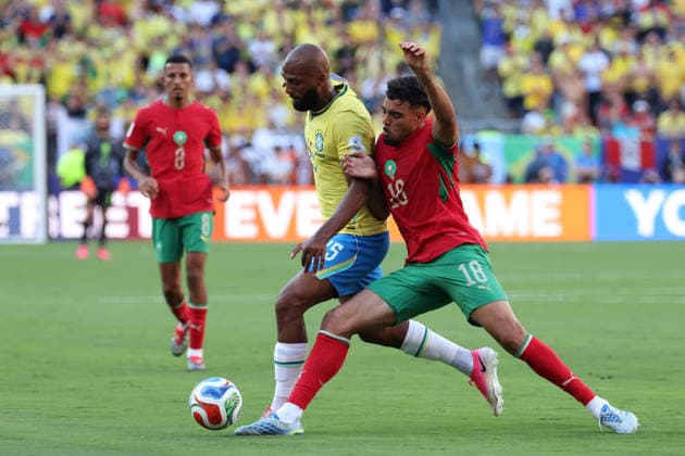Thiago Igor (C-L) of Brazil vies for the ball with Chadi Riad of Morocco during a Group C match at the 2026 FIFA World Cup, WM, Weltmeisterschaft, Fussball between Brazil and Morocco at MetLife Stadium in New Jersey, USA, 13 June 2026. FIFA World Cup 2026 - Group C - Brazil vs Morocco !ACHTUNG: NUR REDAKTIONELLE NUTZUNG!  Copyright: xSebastiaoxMoreirax GR7069 20260613-55020589434_1