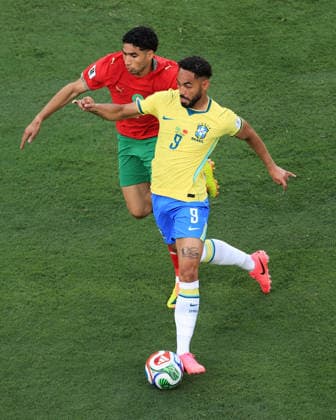 Fußball FIFA Fussball-Weltmeisterschaft Gruppe C Brasilien gegen Marokko 13. Juni 2026 FIFA Fussball-Weltmeisterschaft Gruppe C Brasilien gegen Marokko Matheus Cunha aus Brasilien und Achraf Hakimi aus Marokko Foto Simon Stacpoole Abseits New Jersey USA  Copyright: xSimonxStacpoolexOffside