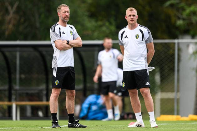 260614 Head coach Graham Potter and Goalkeeper coach Linus Kandolin of the Swedish national football team at a training session during day 3 of the FIFA World Cup 2026 on June 14, 2026 in Monterrey Photo Petter Arvidson BILDBYRAN kod PA PA1232 fotboll football soccer fotball vm fotbolls vm fotball vm fotbolls vm 2026 fifa world cup 2026 träning practice training sverige sweden sverige a day 3 bbeng  Copyright: PETTERxARVIDSON BB260614PA020
