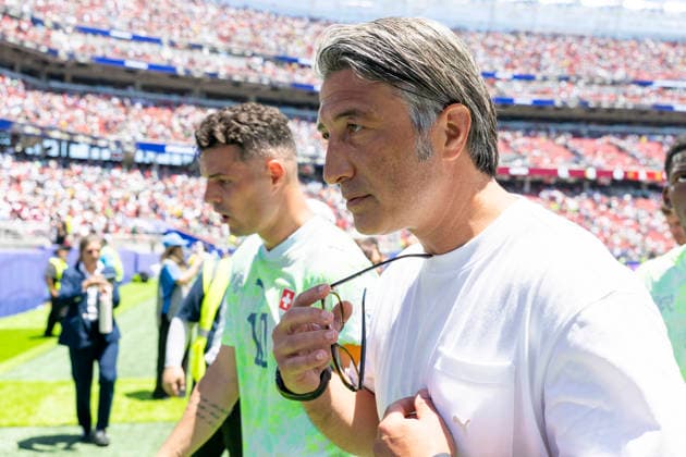 SANTA CLARA, CA - JUNE 13: Switzerland head coach Murat Yakin walks off the field at halftime of the FIFA World Cup, WM, Weltmeisterschaft, Fussball 2026 Group B match between Qatar and Switzerland on June 13, 2026 at the San Francisco Bay Area Stadium in Santa Clara, CA. (Photo by Bob Kupbens Icon Sportswire) SOCCER: JUN 13 FIFA World Cup 26 Group B - Qatar vs Switzerland EDITORIAL USE ONLY Icon260613048