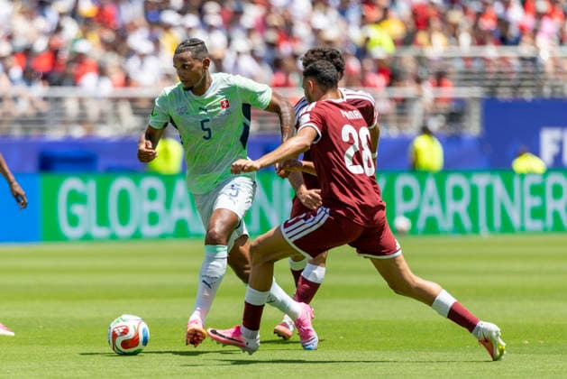 SANTA CLARA, CA - JUNE 13: Manuel Akanji 5 of Switzerland brings the ball into the box during the FIFA World Cup, WM, Weltmeisterschaft, Fussball 2026 Group B match between Qatar and Switzerland on June 13, 2026 at the San Francisco Bay Area Stadium in Santa Clara, CA. (Photo by Bob Kupbens Icon Sportswire) SOCCER: JUN 13 FIFA World Cup 26 Group B - Qatar vs Switzerland EDITORIAL USE ONLY Icon260613059