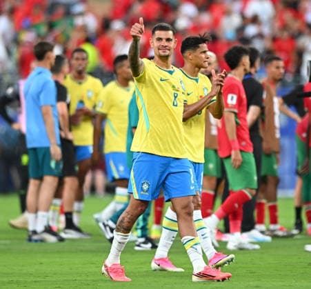EAST RUTHERFORD, NEW JERSEY - JUNE 13: Bruno Guimaraes of Brazil gives a thumbs up to the fans after the FIFA World Cup, WM, Weltmeisterschaft, Fussball 2026 Group C match between Brazil and Morocco at New York New Jersey Stadium on June 13, 2026 in East Rutherford, New Jersey.  Copyright: xMBxMediax