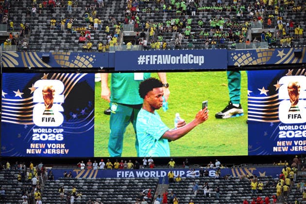 Soccer, Men, FIFA World Cup 2026 in Mexico, Canada and USA, Match in New York New Jersey Group C, 1 Matchday , Brazil Morocco, Vinicius Junior Brazil Selfie , 13 06 2026, Copyright: xMatthiasxKochx