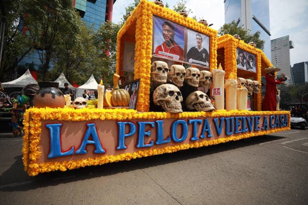 World Cup parade held in Mexico City MEXICO CITY, MEXICO - JUNE 13: Football-themed floats move along the route during a World Cup parade, in Mexico City, Mexico on June 13, 2026. Thousands of participants, including dancers, football-themed floats and giant inflatable figures, took part in the World Cup parade as part of the cultural activities organized by the Mexico City government during the World Cup. Daniel Cardenas Anadolu Mexico City Mexico. Editorial use only. Please get in touch for any other usage.  Copyright: x2026xAnadoluxDanielxCardenasx