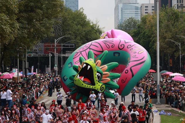 World Cup parade held in Mexico City MEXICO CITY, MEXICO - JUNE 13: A giant inflatable figure moves along the route during a World Cup parade, in Mexico City, Mexico on June 13, 2026. Thousands of participants, including dancers, football-themed floats and giant inflatable figures, took part in the World Cup parade as part of the cultural activities organized by the Mexico City government during the World Cup. Daniel Cardenas Anadolu Mexico City Mexico. Editorial use only. Please get in touch for any other usage.  Copyright: x2026xAnadoluxDanielxCardenasx