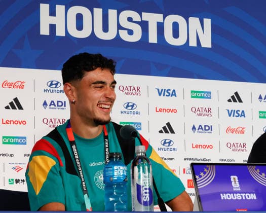 June 13, 2026, Houston, Texas, USA: Germany midfielder ALEKSANDAR PAVLOVIC ( 5) speaks to members of the media during a press conference, PK, Pressekonferenz at Houston Stadium ahead of their opening Group E match against CuraoÂßao at the 2026 FIFA World Cup, WM, Weltmeisterschaft, Fussball Houston USA - ZUMAa325 20260613_zsa_a325_001 Copyright: xDavidxBalleringxIix