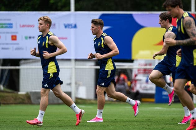 260614 Daniel Svensson, Viktor Gyökeres and Elliot Stroud of the Swedish national football team at a training session during day 3 of the FIFA World Cup 2026 on June 14, 2026 in Monterrey Photo Joel Marklund BILDBYRAN kod JM PA1232 fotboll football soccer fotball vm fotbolls vm fotballs vm fotbolls vm 2026 fifa world cup 2026 träning practice training sverige sweden sverige a day 3 bbeng  Copyright: JOELxMARKLUND BB260614JM027