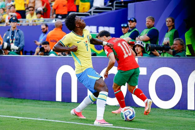 June 13, 2026: During the game, Brazil forward Vinicius Junior (7) hypes up the crowd in a FIFA World Cup, WM, Weltmeisterschaft, Fussball match at MetLife Stadium in East Rutherford, NJ. The match ended with Brazil and Morocco tied at 1-1. Cal Media Fifa World Cup 2026: Brazil Vs Morocco JUN 13  - ZUMAc04_ 20260613_faf_c04_046 Copyright: xShaquanxWoodyx