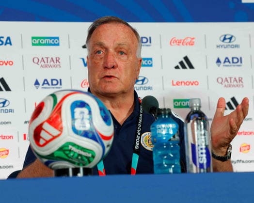 June 13, 2026, Houston, Texas, USA: CuraoÂßao head coach DICK ADVOCAAT speaks to members of the media during a press conference, PK, Pressekonferenz at Houston Stadium ahead of their opening Group E match against Germany at the 2026 FIFA World Cup, WM, Weltmeisterschaft, Fussball CuraoÂßAo Press Conference - FIFA World Cup 2026  - ZUMAa325 20260613_zsa_a325_008 Copyright: xDavidxBalleringxIix