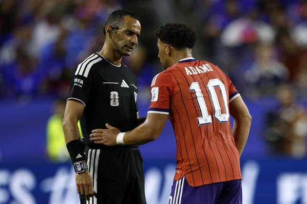 FIFA World Cup, WM, Weltmeisterschaft, Fussball 2026 - Group C - Haiti vs Scotland Referee Mustapha Ghorbal (L) speaks with Che Adams of Scotland during the FIFA World Cup 2026 group stage match Haiti against Scotland, in Foxborough, Massachusetts, USA, 13 June 2026. BOSTON United States  Copyright: xGREGxM.xCOOPERx