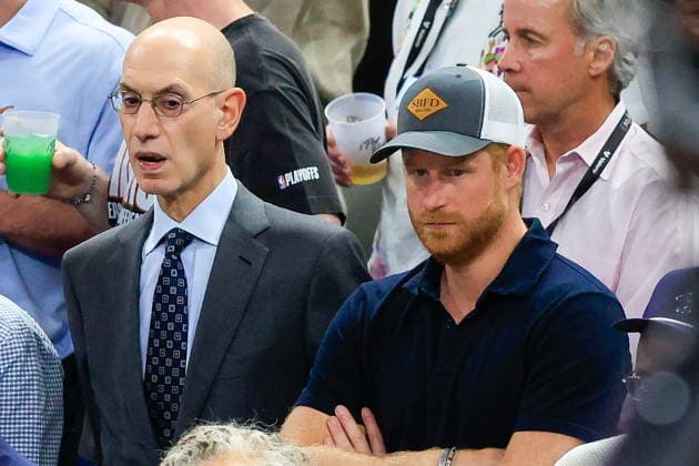 NBA, Basketball Herren, USA Finals Game 5 - New York Knicks at San Antonio Spurs NBA Commissioner Adam Silver (L) and Prince Harry, Duke of Sussex (R), watch Game 5 of the NBA Finals between the San Antonio Spurs and the New York Knicks in San Antonio, Texas, USA, 13 June 2026. San Antonio United States  Copyright: xADAMxDAVISx