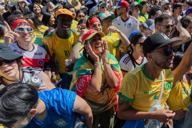 Fans watch Brazil v Morocco - FIFA World Cup, WM, Weltmeisterschaft, Fussball 2026 match in Los Angeles LOS ANGELES, CALIFORNIA - JUNE 13: Supporters watch a live broadcast of FIFA World Cup First Stage Group C opening match between Brazil and Morocco during the Fan Festival at the Los Angeles Memorial Coliseum in Los Angeles, California on June 13, 2026. Grace Hie Yoon Anadolu California United States. Editorial use only. Please get in touch for any other usage.  Copyright: x2026xAnadoluxGracexHiexYoonx