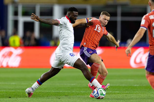 June 13, 2026; Foxborough, Massachusetts, USA; Haiti forward Frantzdy Pierrot (20) gets to the ball ahead of Scotland midfielder Lewis Ferguson (19) in a FIFA World Cup, WM, Weltmeisterschaft, Fussball 2026 Group C match between Haiti and Scotland at Boston Stadium. (c) CSM FIFA World Cup 2026: Haiti Vs Scotland JUN 13  - ZUMAc04_ 20260613_zma_c04_149 Copyright: xBurtxGranofskyx