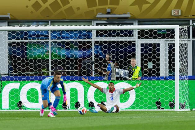 June 13, 2026; Foxborough, Massachusetts, USA; Haiti forward Wilson Isidor (18) puts his hands up after a non-call in a FIFA World Cup, WM, Weltmeisterschaft, Fussball 2026 Group C match between Haiti and Scotland at Boston Stadium. (c) CSM FIFA World Cup 2026: Haiti Vs Scotland JUN 13  - ZUMAc04_ 20260613_zma_c04_156 Copyright: xBurtxGranofskyx