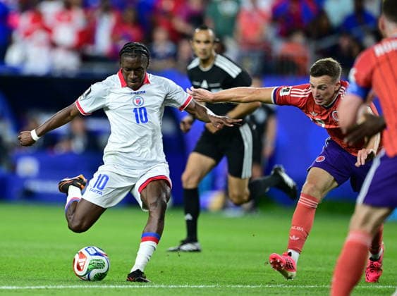 Haiti v Scotland - FIFA World Cup, WM, Weltmeisterschaft, Fussball 2026 - Group C FOXBOROUGH, UNITED STATES - JUNE 13: Jean-Ricner Bellegarde (10) of Haiti in action during 2026 FIFA World Cup First Stage Group C match between Haiti and Scotland at Gillette Stadium (Boston Stadium) in Foxborough, Massachusetts, United States on June 13, 2026. Abdulhamid Hosbas Anadolu Massachusetts United States. Editorial use only. Please get in touch for any other usage.  Copyright: x2026xAnadoluxAbdulhamidxHosbasx