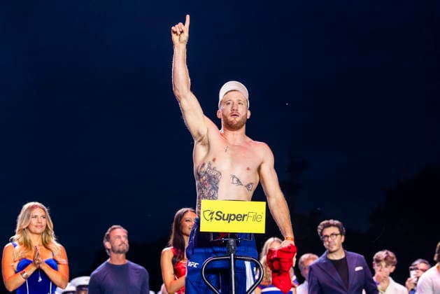 UFC Freedom 250 ceremonial weigh-ins UFC Lightweight Champion Justin Gaethje poses during the UFC Freedom 250 ceremonial weigh-ins on the Ellipse outside of the White House in Washington, DC, USA, 13 June 2026. The martial arts bouts are scheduled to take place on the South Lawn of the White House on 14 June. WASHINGTON, DC DC UNITED STATES  Copyright: xJIMxLOxSCALZOx xPOOLx