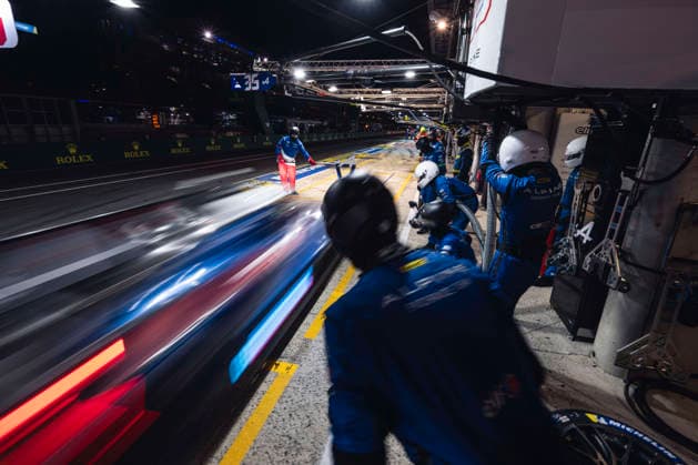 24 HEURES DU MANS 2026 - RACE - SUNDAY Alpine Endurance Team, mechanic, mecanicien during the 24 Hours of Le Mans 2026, 3rd round of the 2026 FIA World Endurance Championship, on June 14, 2026 on the Circuit des 24 Heures du Mans in Le Mans, France - Le MansFrance  Copyright: xCharlyxLopezx
