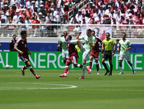 Qatar v Switzerland - FIFA World Cup, WM, Weltmeisterschaft, Fussball 2026 - Group B SANTA CLARA, UNITED STATES - JUNE 13: Players are in action during the 2026 FIFA World Cup First Stage Group B match between Qatar and Switzerland at the San Francisco Bay Area Stadium (Levi’s Stadium) in Santa Clara, California, United States on June 13, 2026. Tayfun Coskun Anadolu California United States. Editorial use only. Please get in touch for any other usage.  Copyright: x2026xAnadoluxTayfunxCoskunx