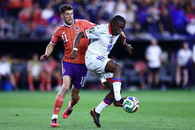 Ryan Christie of Scotland and Jean-Ricner Bellegarde of Haiti in action Haiti v Scotland, 2026 FIFA World Cup, WM, Weltmeisterschaft, Fussball Group C, Football, Boston Stadium, Foxborough, Massachusetts, USA - 13 Jun 2026Foxborough Boston Stadium Massachusetts (MA) United States of America EDITORIAL USE ONLY No use with unauthorised audio, video, data, fixture lists, club league logos or live services. Online in-match use limited to 120 images, no video emulation. No use in betting, games or single club league player publications.  Copyright: xMichaelxZemanek Shutterstockx 16924167bm