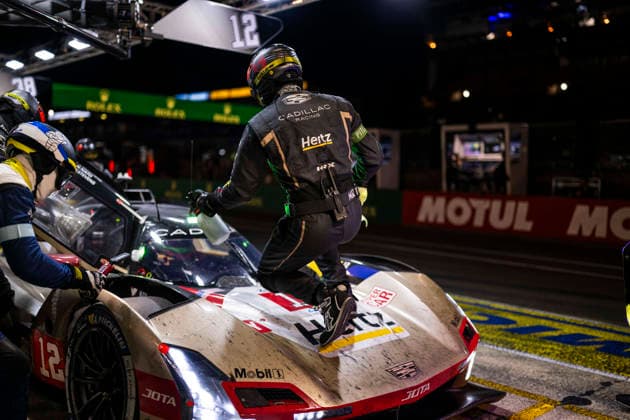 24 HEURES DU MANS 2026 - RACE - SUNDAY Cadillac Hertz Team Jota mechanic, mecanicien during the 24 Hours of Le Mans 2026, 3rd round of the 2026 FIA World Endurance Championship, on June 14, 2026 on the Circuit des 24 Heures du Mans in Le Mans, France - Le MansFrance  Copyright: xCharlyxLopezx