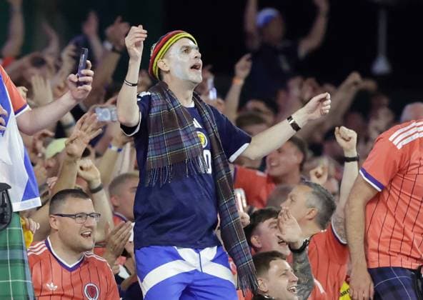 . - Scotland v Haiti, FIFA World Cup, WM, Weltmeisterschaft, Fussball 2026, Group C, Gillette Stadium, Boston Stadium, Foxborough, Massachusetts, USA, 13th June 2026. DC Photos Crystal Pix Scotland fans look delighted as they celebrate the 1-0 victory against Haiti. - Scotland v Haiti, FiFA World Cup 2026, Group C, Gillette Stadium, Boston Stadium, Foxborough, Massachusetts, USA, 13th June 2026. DC Photos Crystal Pix Boston Boston Stadium United States Of America Copyright: xDCxPhotosx CP_Scotland_Haiti_130626_DC15