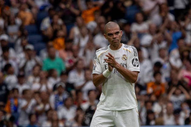 Real Madrid Leyendas Vs Inter Legends in Madrid, Spain - 13 Jun 2026 Pepe of Real Madrid seen in action during the Corazon Classic Match 2026 football match between Real Madrid Leyendas and Inter Legends at Santiago Bernabeu stadium. Final score; Real Madrid Leyendas 2:1 Inter Legends Madrid Spain Copyright: xDavidxCanalesx xSOPAxImagesx DCCorazonClasicmatch260613-116