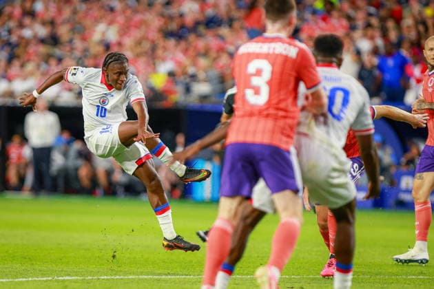 June 14, 2026, Foxborough, Massachusetts, USA: JEAN-RICNER BELLEGARDE of Haiti takes a shot on goal during the 2026 FIFA World Cup, WM, Weltmeisterschaft, Fussball Group C match at Boston Stadium in Massachusetts on June 12, 2026. Haiti 0 V 1 Scotland - FIFA World Cup 2026  - ZUMAm283 20260614_zsp_m283_007 Copyright: xBillyxMyersx