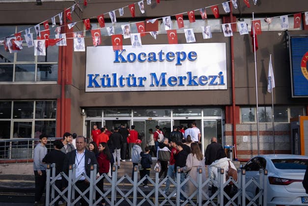 Turkish football fans gather to watch Turkiye-Australia World Cup match ANKARA, TURKIYE - JUNE 14: Turkish football fans gather at the Kocatepe Culture Center in Ankara, Turkiye on June 14, 2026, to watch the live broadcast of the Turkish National Football Team s opening match against Australia in Group D of the 2026 FIFA World Cup, WM, Weltmeisterschaft, Fussball Betul Abali Anadolu Ankara Turkey. Editorial use only. Please get in touch for any other usage.  Copyright: x2026xAnadoluxBetulxAbalix