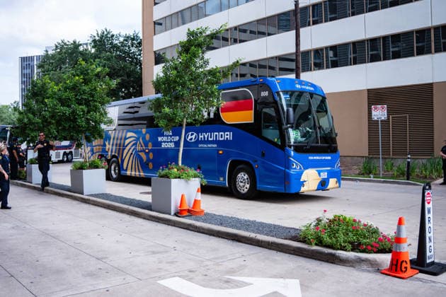 FIFA World Cup 2026, Arrival of the German national team DFB at the team hotel Inter Continental on 13 06 2026 in Houston, Texas Arrival of the team bus Team bus of the German national team in front of the team hotel Copyright: xBahhoxKarax
