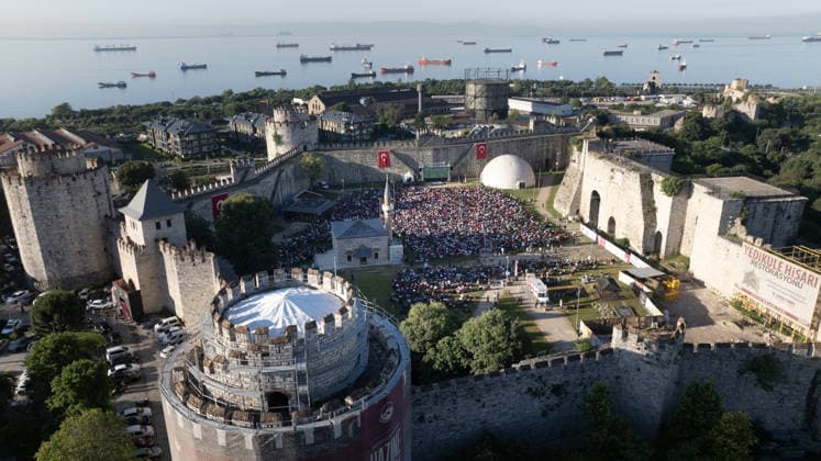 Turkish football fans gather to watch Australia v Turkiye World Cup match ISTANBUL, TURKIYE - JUNE 14: An aerial view of people gathered at the historic Yedikule Fortress to watch the 2026 FIFA World Cup, WM, Weltmeisterschaft, Fussball Group D match between Australia and Turkiye on a giant screen set up by Fatih Municipality in Istanbul, Turkiye, on June 14, 2026. The Turkish national team, Nationalteam faced Australia in its opening Group D match at BC Place Stadium in Vancouver, Canada. Metin Yuksel Kaya Anadolu Istanbul Turkey. Editorial use only. Please get in touch for any other usage.  Copyright: x2026xAnadoluxMetinxYukselxKayax