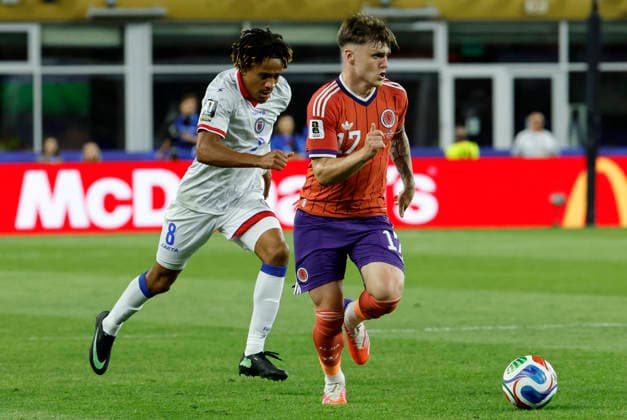 FOXBOROUGH, MA - JUNE 13: Ben Gannon-Doak 17 of Scotland chased by Martin ExpŽrience 8 of Haiti during a FIFA World Cup, WM, Weltmeisterschaft, Fussball 2026 Group C match between the Haiti and Scotland on June 13, 2026 at Boston Stadium in Foxborough, Massachusetts. (Photo by Fred Kfoury III Icon Sportswire) SOCCER: JUN 13 FIFA World Cup 26 Group C - Haiti vs Scotland EDITORIAL USE ONLY Icon482260613045