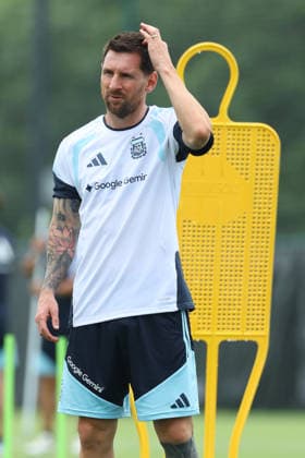 Argentina s forward Lionel Messi L takes part in a training session during the 2026 FIFA World Cup football tournament at Sporting KC Training Centre in Kansas City on June 13, 2026 ¨ Photo by Alejandro PAGNI PHOTOxPHOTO KANSAS CITY UNITED STATES Copyright: xALEJANDROxPAGNIx