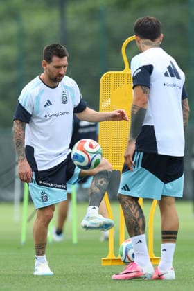 Argentina s forward Lionel Messi L and midfielder Enzo Fernandez take part in a training session during the 2026 FIFA World Cup football tournament at Sporting KC Training Centre in Kansas City on June 13, 2026 ¨ Photo by Alejandro PAGNI PHOTOxPHOTO KANSAS CITY UNITED STATES Copyright: xALEJANDROxPAGNIx
